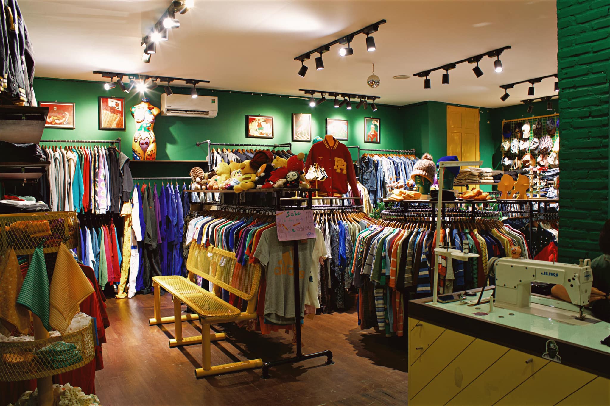 1. Tiệm đồ 3BICH - Shop quần áo secondhand hàng đầu tại TP. HCM