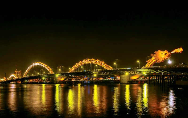 Cầu Rồng - Một trong những điểm tham quan ở Đà Nẵng nổi tiếng nhất