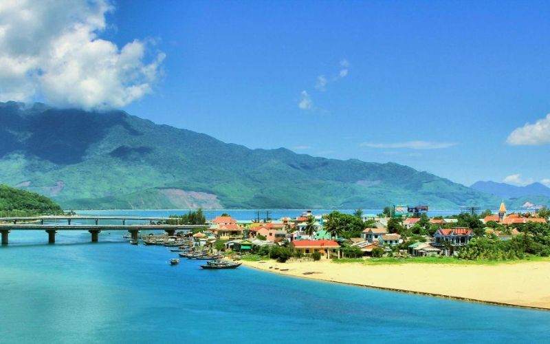 Vịnh Lăng Cô - Danh lam thắng cảnh đẹp ở Huế