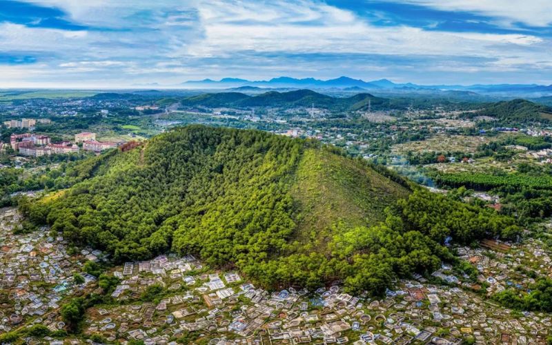 Núi Ngự Bình - Ngọn núi đẹp có một không hai ở Huế