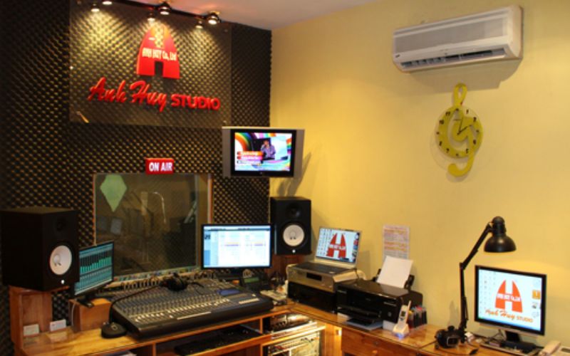 Phòng studio thu âm Anh Huy