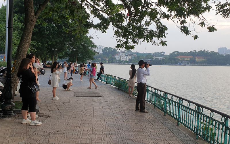 Hồ Tây - Một trong các danh lam thắng cảnh ở Hà Nội hút khách du lịch nhất