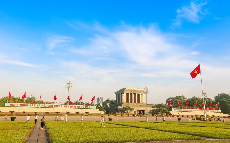 Quảng trường Ba Đình - Địa điểm tham quan tuyệt đẹp ở Hà Nội