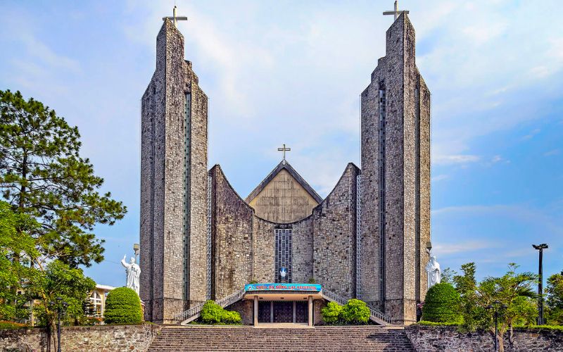 Nhà thờ Phủ Cam - Nhà thờ chính thống giáo ở Việt Nam