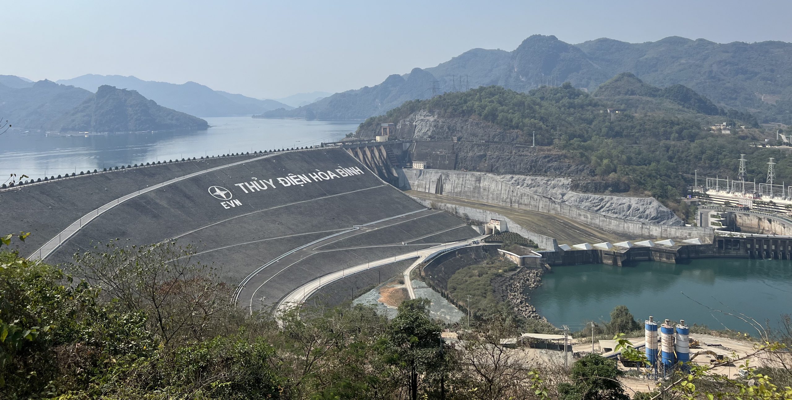 Hồ thủy điện Hòa Bình - Nhà máy thủy điện lớn nhất Đông Nam Á