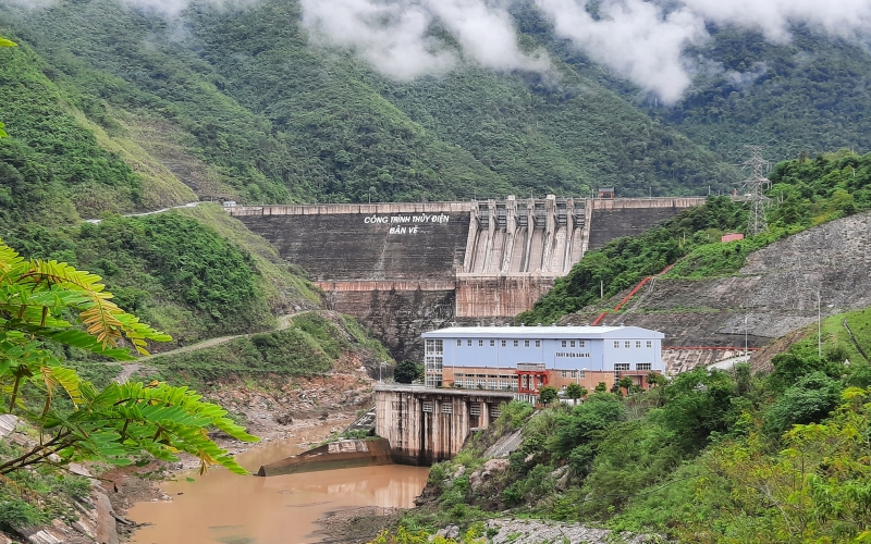 Hồ thủy điện Bản Vẽ - Công trình thủy điện lớn nhất miền Trung Việt Nam