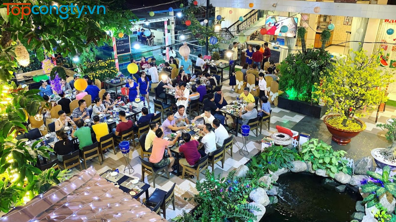 Hương Huyền – Nhà hàng sân vườn rộng rãi có không gian đẹp nổi tiếng ở TP. HCM