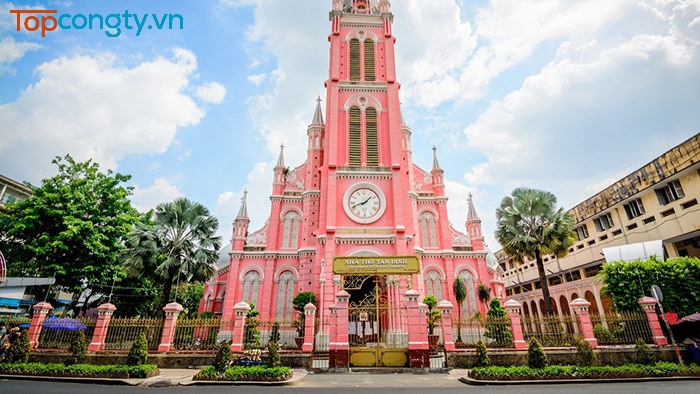 Nhà thờ Tân Định - Địa điểm đi chơi Noel ở Sài Gòn dành cho giáo dân